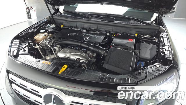 Mercedes-Benz GLB-Class 2021 — photo 6