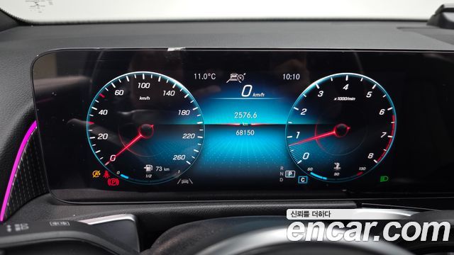 Mercedes-Benz GLB-Class 2021 — photo 8