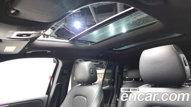 Mercedes-Benz GLB-Class 2021 — photo 19