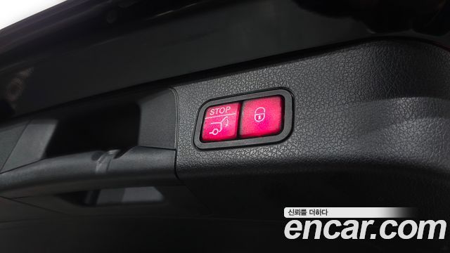 Mercedes-Benz GLB-Class 2021 — photo 20