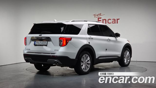 Ford Explorer 2023 — photo 2