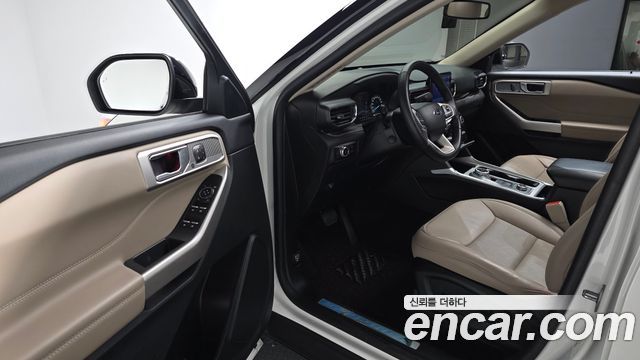 Ford Explorer 2023 — photo 11