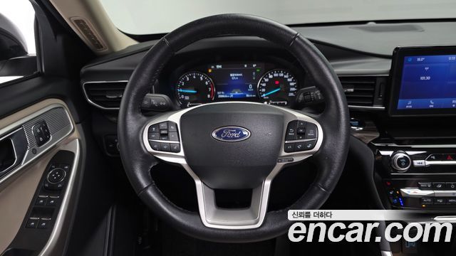 Ford Explorer 2023 — photo 13