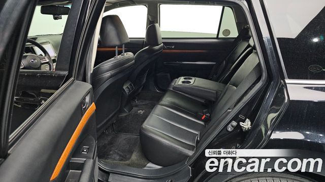 Subaru Outback 2013 — photo 11