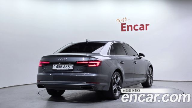 Audi A4 2019 — photo 2