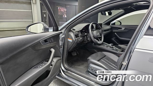 Audi A4 2019 — photo 11