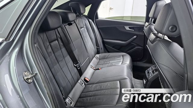 Audi A4 2019 — photo 12
