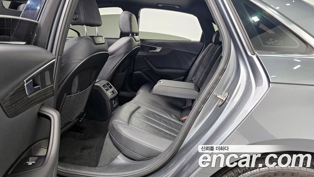 Audi A4 2019 — photo 13