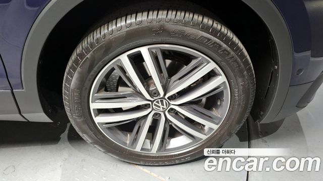 Volkswagen Tiguan 2023 — photo 5