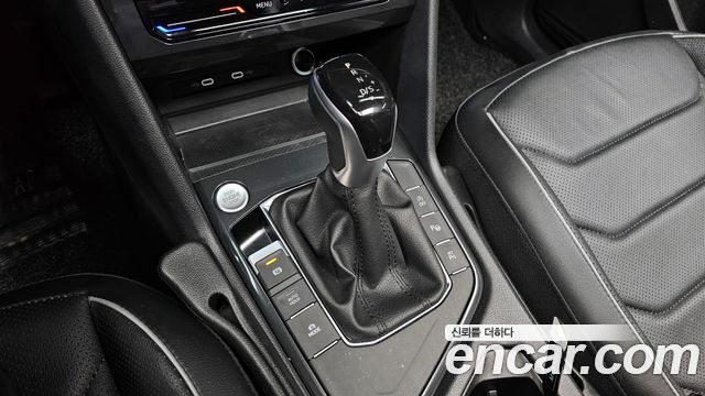 Volkswagen Tiguan 2023 — photo 9