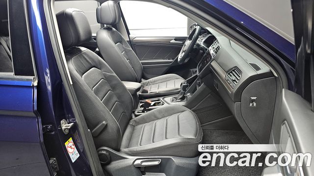Volkswagen Tiguan 2023 — photo 10