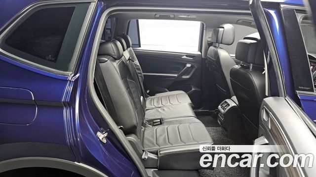 Volkswagen Tiguan 2023 — photo 11