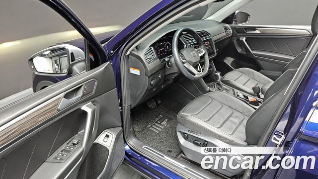 Volkswagen Tiguan 2023 — photo 12