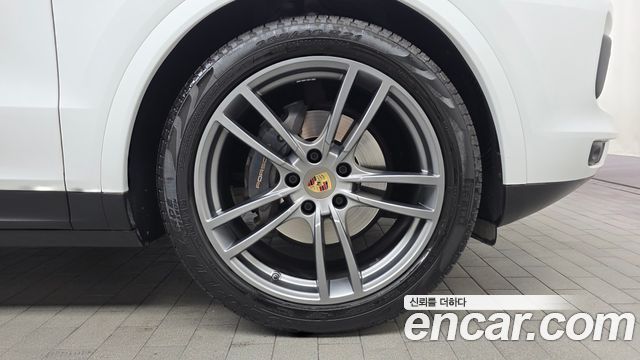 Porsche Cayenne 2021 — photo 5