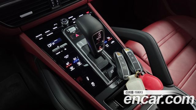 Porsche Cayenne 2021 — photo 9