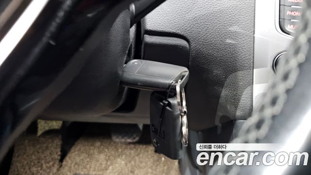 Volkswagen Polo 2015 — photo 17