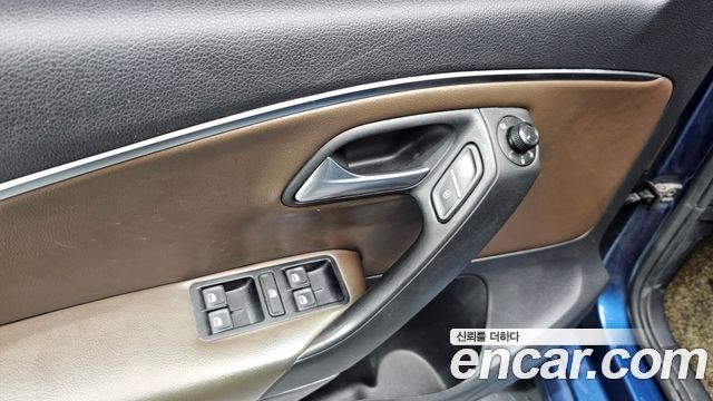 Volkswagen Polo 2015 — photo 18