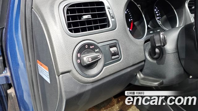 Volkswagen Polo 2015 — photo 19