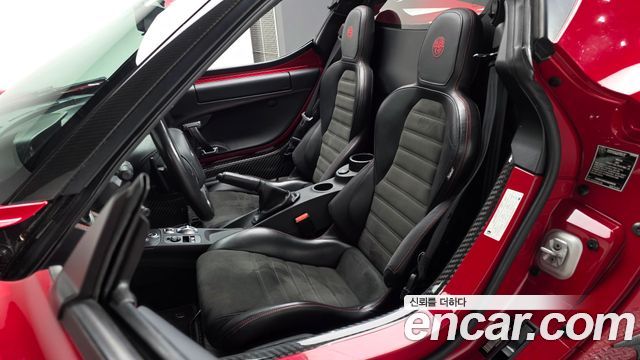 Alfa Romeo 4C 2018 — photo 10