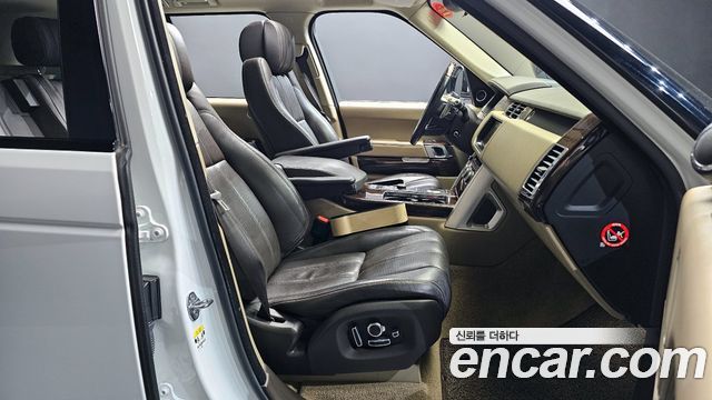 Land Rover Range Rover 2017 — photo 11