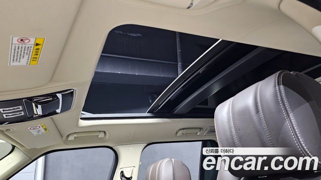 Land Rover Range Rover 2017 — photo 18