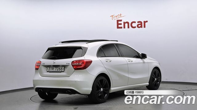 Mercedes-Benz A-Class 2015 — photo 2