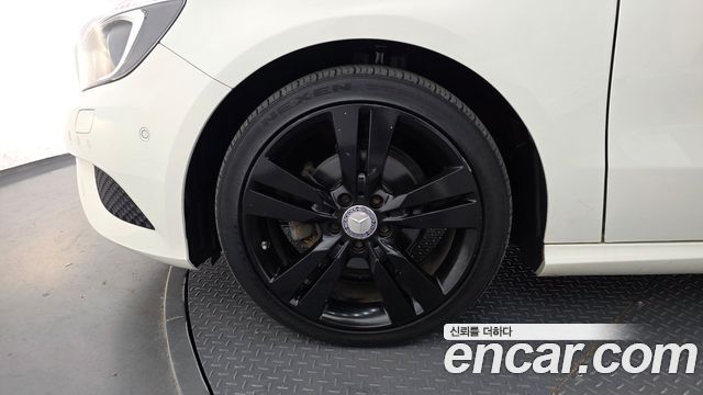 Mercedes-Benz A-Class 2015 — photo 5