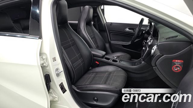 Mercedes-Benz A-Class 2015 — photo 10