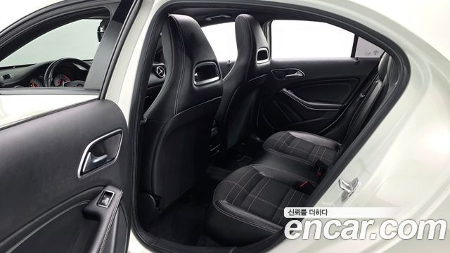 Mercedes-Benz A-Class 2015 — photo 12