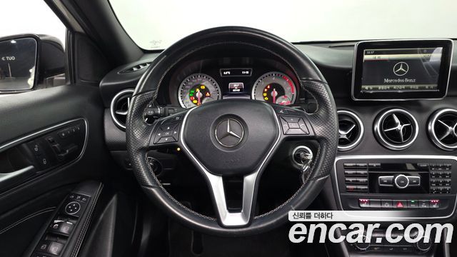 Mercedes-Benz A-Class 2015 — photo 13