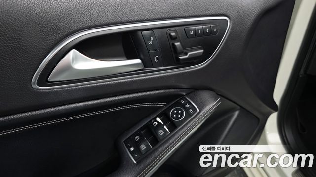 Mercedes-Benz A-Class 2015 — photo 18