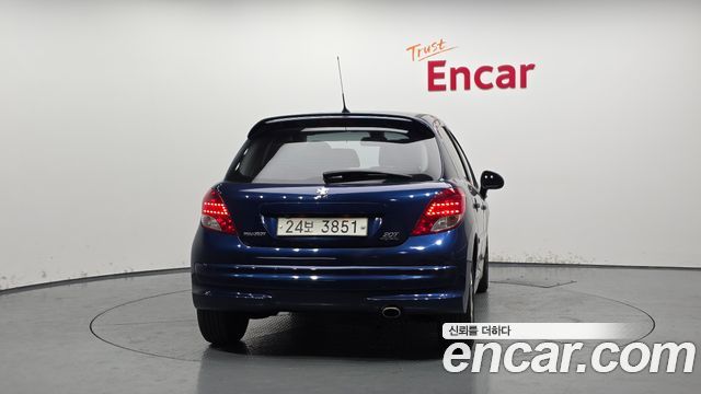 Peugeot 207 2011 — photo 4