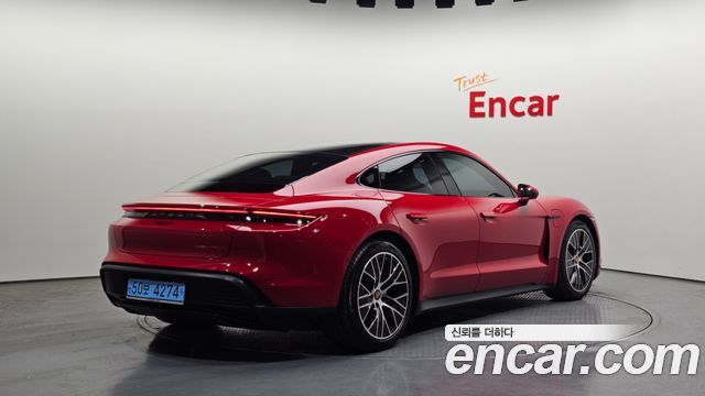 Porsche Taycan 2023 — photo 2