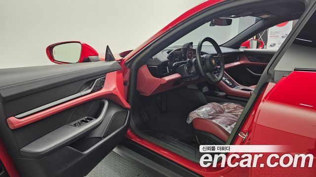 Porsche Taycan 2023 — photo 10