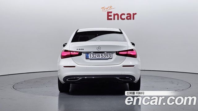 Mercedes-Benz A-Class 2024 — photo 4