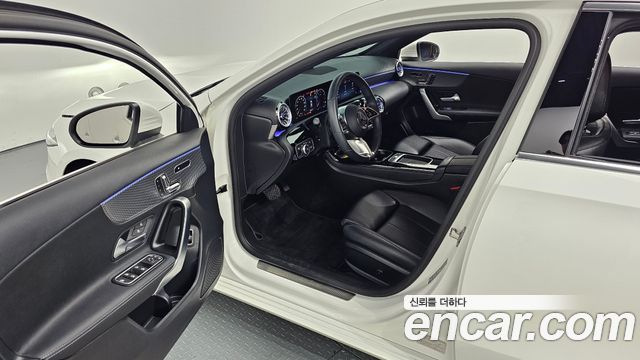 Mercedes-Benz A-Class 2024 — photo 11