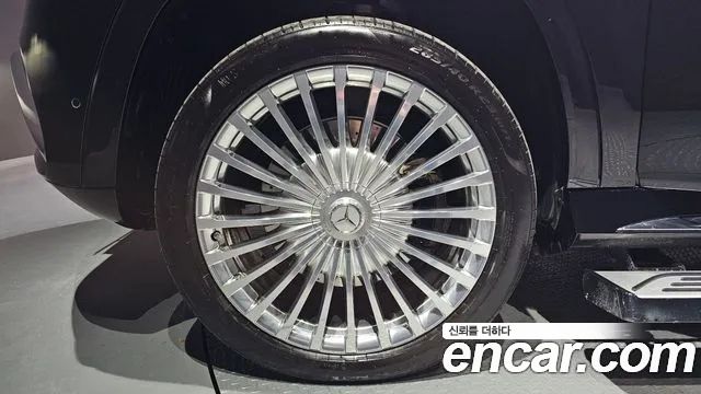 Mercedes-Benz GLS-Class 2023 — photo 5