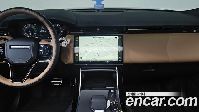 Land Rover Range Rover Velar 2025 — photo 14