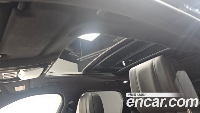 Land Rover Range Rover Velar 2025 — photo 19
