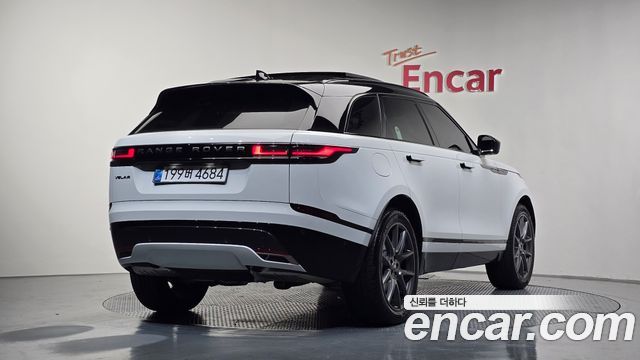 Land Rover Range Rover Velar 2025 — photo 2