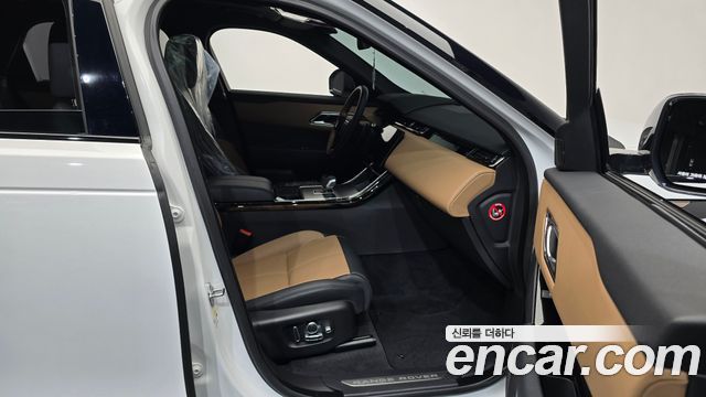 Land Rover Range Rover Velar 2025 — photo 11