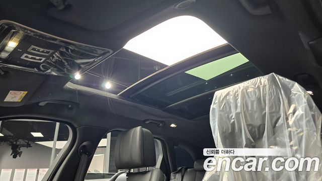 Land Rover Range Rover Velar 2025 — photo 19