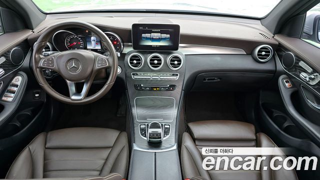 Mercedes-Benz GLC-Class 2018 — photo 10