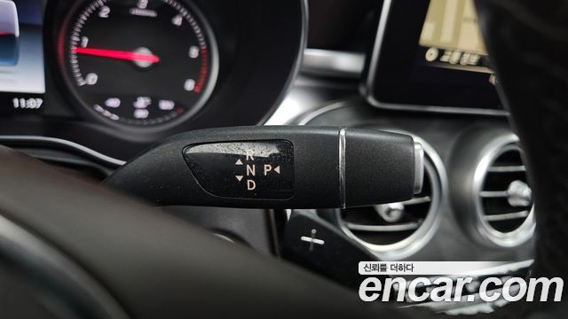Mercedes-Benz GLC-Class 2018 — photo 12