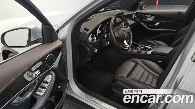 Mercedes-Benz GLC-Class 2018 — photo 17