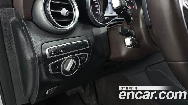 Mercedes-Benz GLC-Class 2018 — photo 25