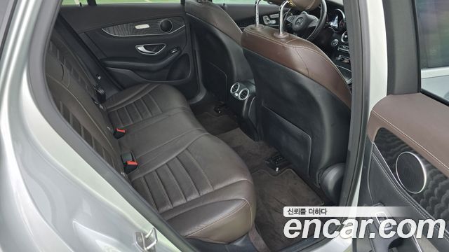 Mercedes-Benz GLC-Class 2018 — photo 16