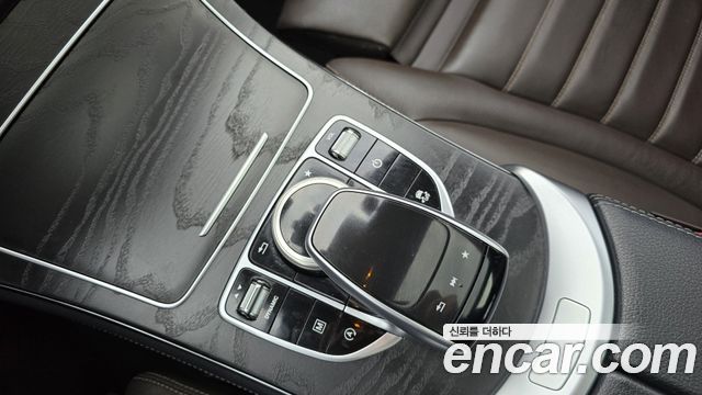 Mercedes-Benz GLC-Class 2018 — photo 29