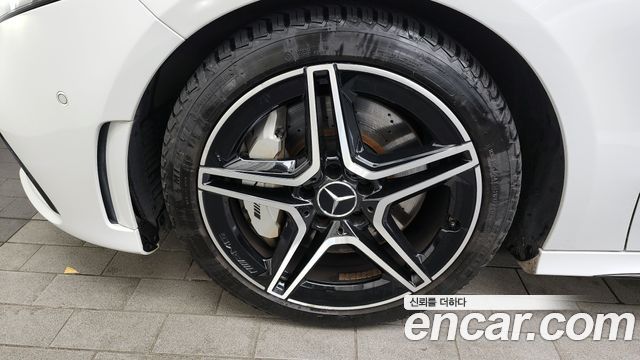 Mercedes-Benz A-Class 2022 — photo 5