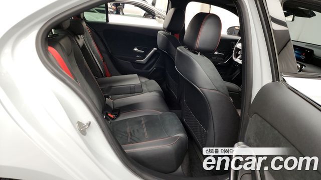 Mercedes-Benz A-Class 2022 — photo 12